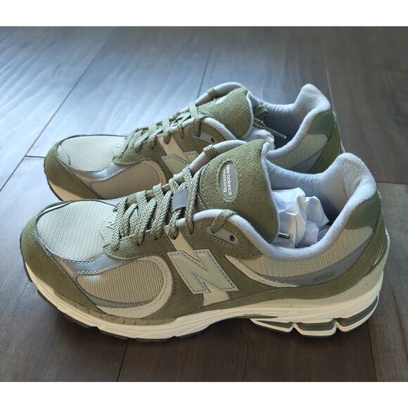 New Balance 2002R U2002RCA Olive Green Gray Men’s Size 10 Running Shoes - Picture 3 of 5